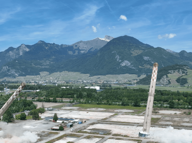 Les cheminées de la raffinerie de Collombey-Muraz sont tombées : de nouvelles perspectives s’ouvrent pour ce site exceptionnel